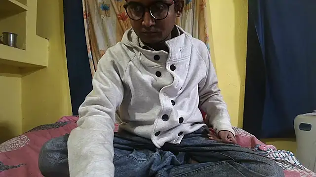 Cute boy2000 online show from 14, 1, 2025