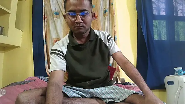 Cute boy2000 online show from 25, 1, 2025