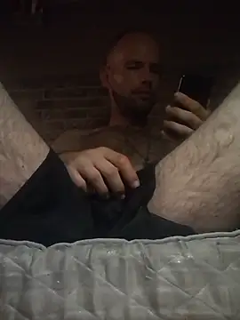 Adamvarga0318 online show from 8, 9, 2025