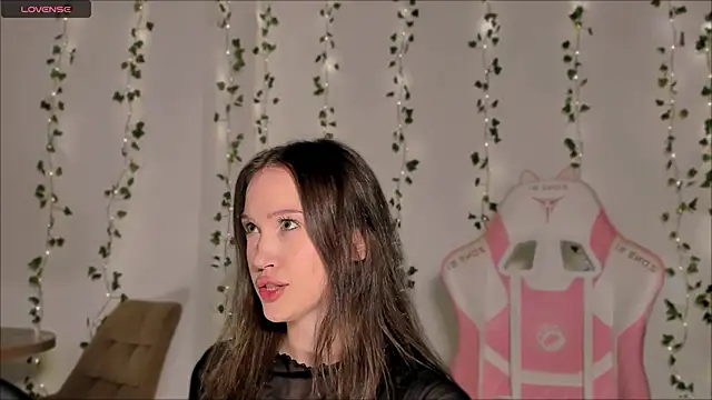 Amelia Lein online show from 22, 11, 2025