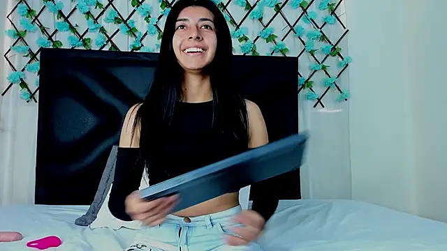 EmmaWilliamss online show from 19, 1, 2025