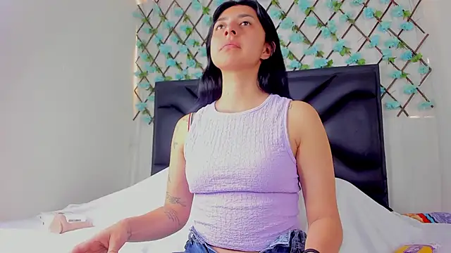 EmmaWilliamss online show from 5, 4, 2026