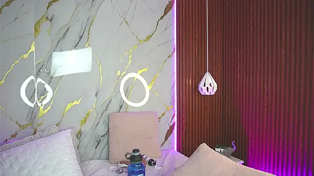 haylie  online show from 25, 12, 2024