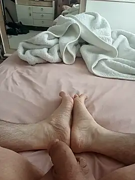 Snapshot of Hardapple01 chatting on 2, 2, 2025 Hardapple01 online show from 2, 2, 2025