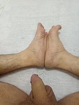 Snapshot of Hardapple01 chatting on 19, 10, 2025 Hardapple01 online show from 19, 10, 2025