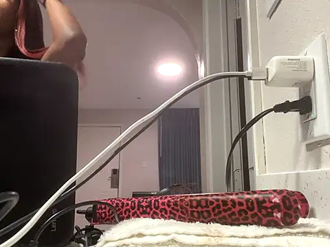 SlimBeenBadd1981 online show from 8, 10, 2025