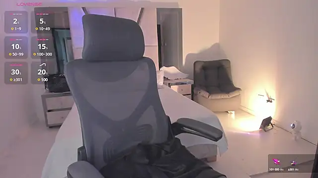 LunaBaker-1 online show from 20, 1, 2025