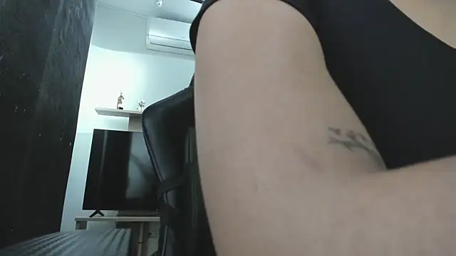 LunaBaker-1 online show from 28, 9, 2025