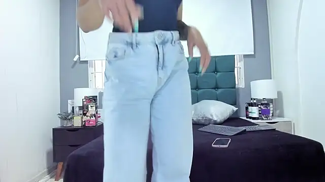 charlott lens online show from 10, 10, 2025