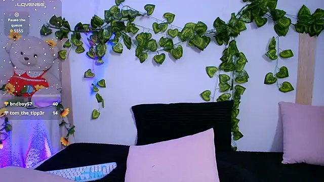 tati cardenas online show from 3, 2, 2026