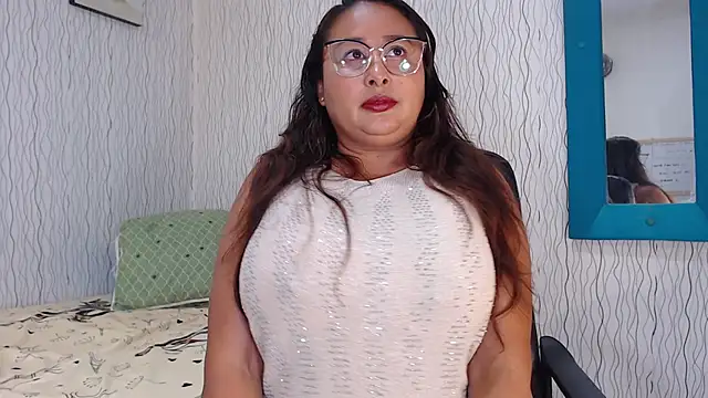 NadiaWhite online show from 24, 1, 2025