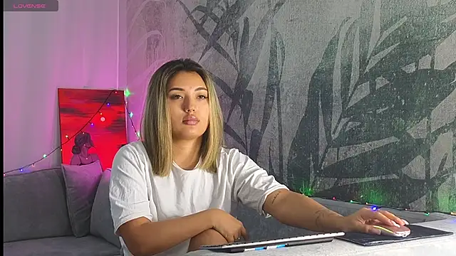 lily  foster online show from 1, 1, 2025