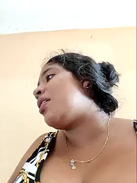 Snapshot of moncerrat_luna chatting on 1, 12, 2024 moncerrat luna online show from 1, 12, 2024