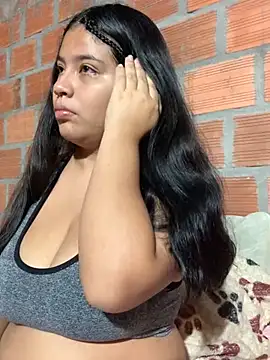 Snapshot of moncerrat_luna chatting on 18, 12, 2024 moncerrat luna online show from 18, 12, 2024