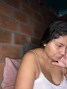 Snapshot of moncerrat_luna chatting on 4, 2, 2025 moncerrat luna online show from 4, 2, 2025