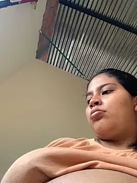 Snapshot of moncerrat_luna chatting on 6, 10, 2025 moncerrat luna online show from 6, 10, 2025