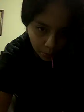 Snapshot of moncerrat_luna chatting on 4, 11, 2025 moncerrat luna online show from 4, 11, 2025