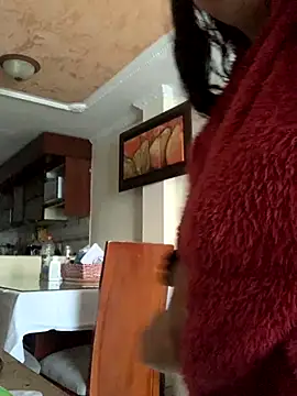 Snapshot of moncerrat_luna chatting on 4, 11, 2025 moncerrat luna online show from 4, 11, 2025