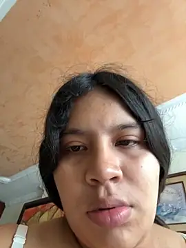 Snapshot of moncerrat_luna chatting on 5, 11, 2025 moncerrat luna online show from 5, 11, 2025