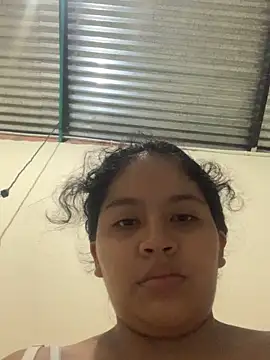 Snapshot of moncerrat_luna chatting on 11, 11, 2025 moncerrat luna online show from 11, 11, 2025