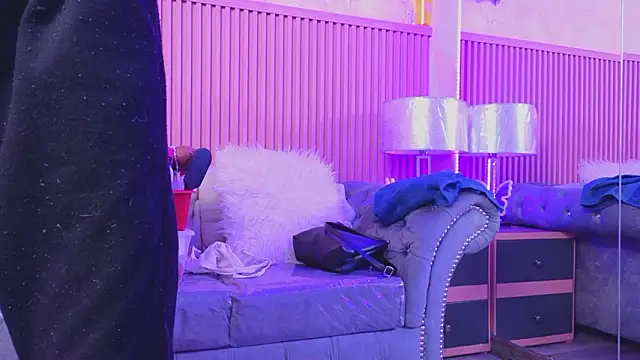 Emiily Scott1 online show from 6, 12, 2024