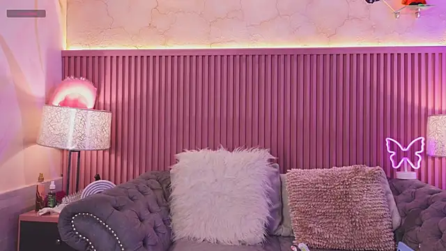 Emiily Scott1 online show from 9, 12, 2024