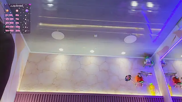 Emiily Scott1 online show from 20, 12, 2024