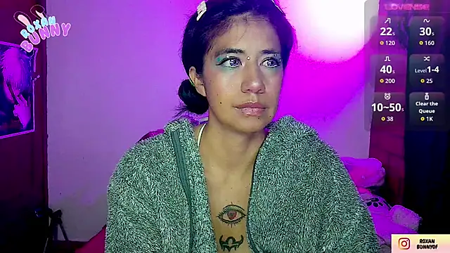 Roxanbunny1 online show from 19, 11, 2025