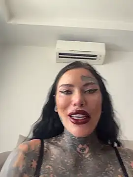 claudiacvc95 online show from 20, 6, 2026
