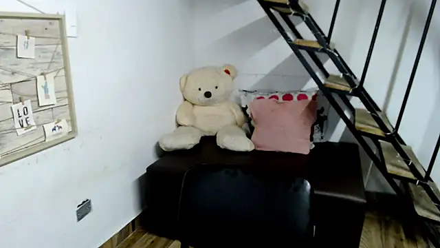 samantha baby  online show from 22, 3, 2025