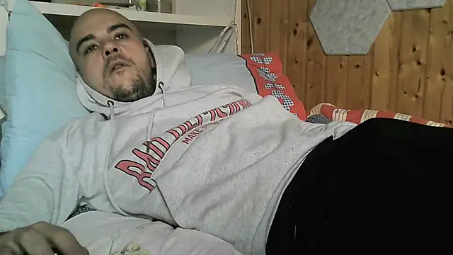 Snapshot of ItalianVinDiesel chatting on 10, 11, 2025 ItalianVinDiesel online show from 10, 11, 2025