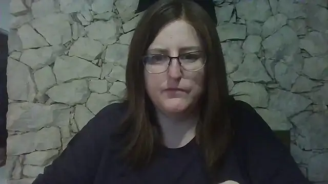 Madeline Beau online show from 6, 11, 2025