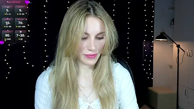 Lilianna Just online show from 8, 3, 2025