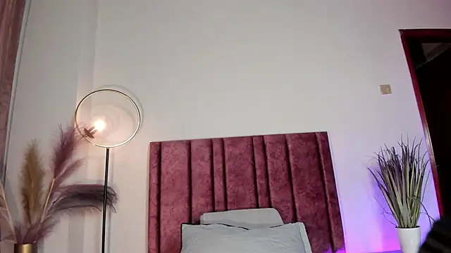 NoraDasilva online show from 4, 3, 2026