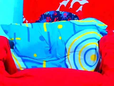 ebony cristal1 online show from 9, 10, 2025