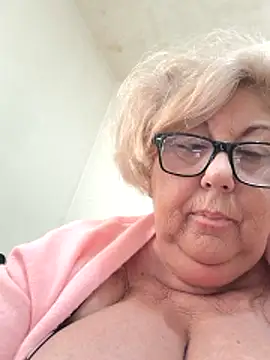 Snapshot of Merilulla chatting on 9, 3, 2026 Merilulla online show from 9, 3, 2026