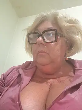 Snapshot of Merilulla chatting on 9, 4, 2026 Merilulla online show from 9, 4, 2026