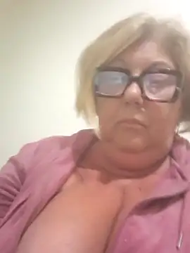 Snapshot of Merilulla chatting on 10, 4, 2026 Merilulla online show from 10, 4, 2026