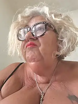 Snapshot of Merilulla chatting on 17, 6, 2026 Merilulla online show from 17, 6, 2026