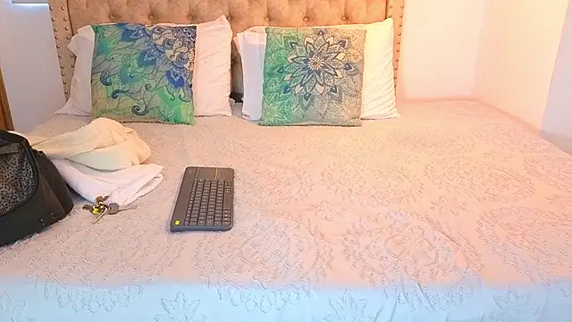 KeryHillson online show from 26, 10, 2025