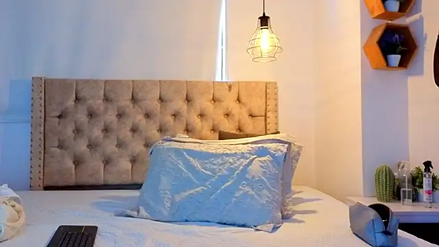 KeryHillson online show from 29, 3, 2026