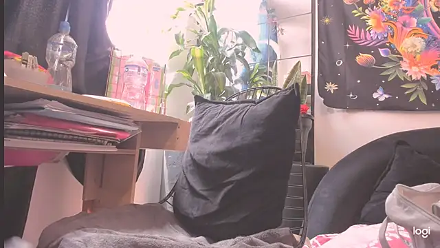 MYFAVOURITESTRAGER online show from 11, 9, 2025