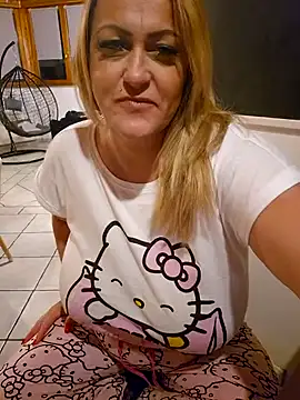 Isabellaa04 online show from 17, 12, 2024