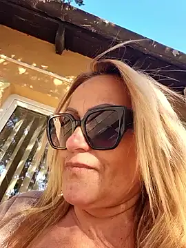 Isabellaa04 online show from 27, 2, 2026