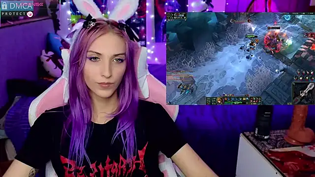 Violet Noir online show from 22, 1, 2025