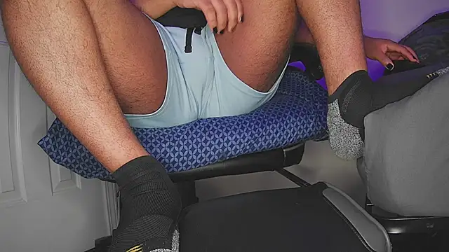 Snapshot of teaser4_ chatting on 2, 2, 2025 teaser4 online show from 2, 2, 2025