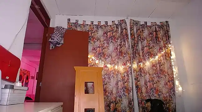 yselahot online show from 19, 2, 2025