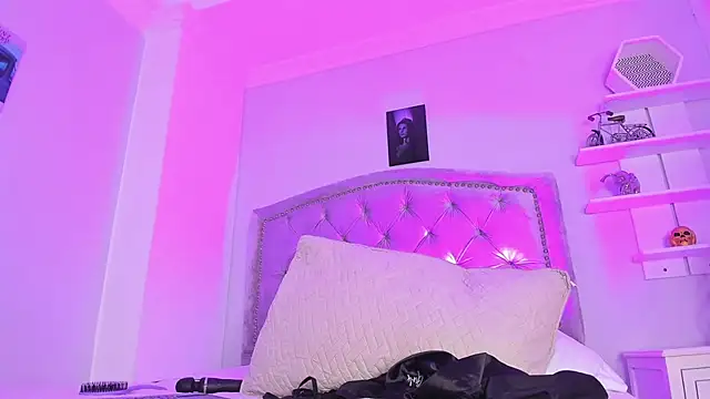 CamileHolmes online show from 28, 12, 2024