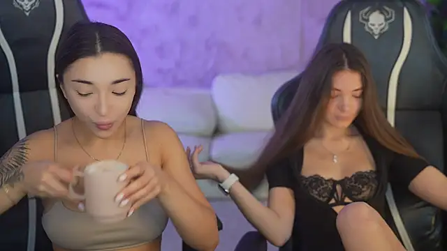 Jasmine Flow online show from 30, 10, 2025