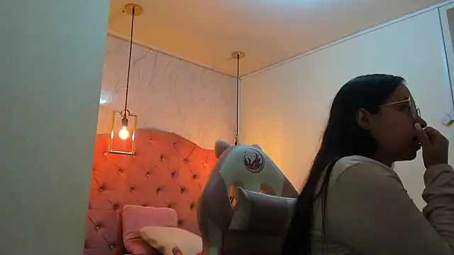 nalalye cruzz  online show from 29, 1, 2025